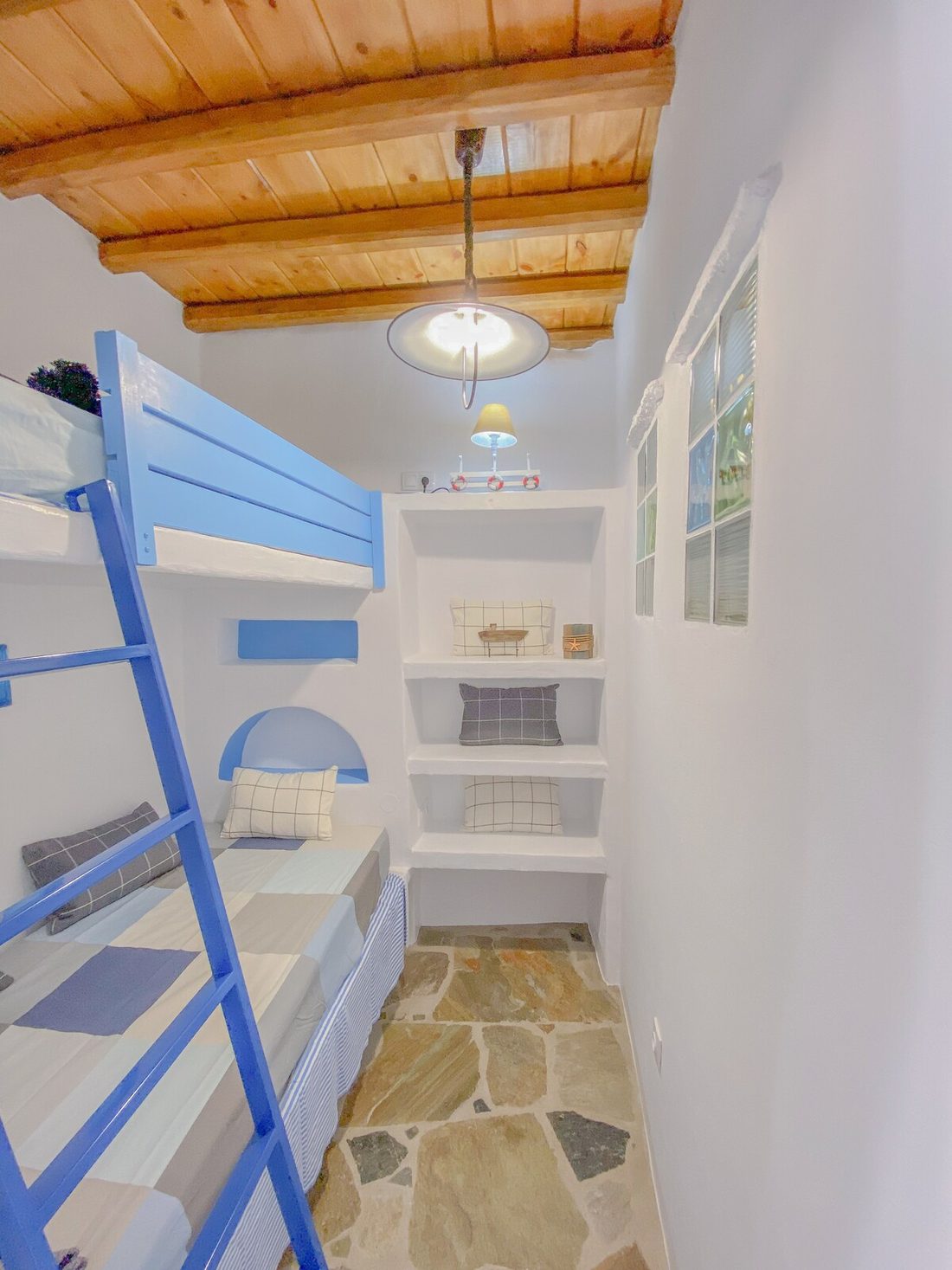 Emerald View House One — photo 24